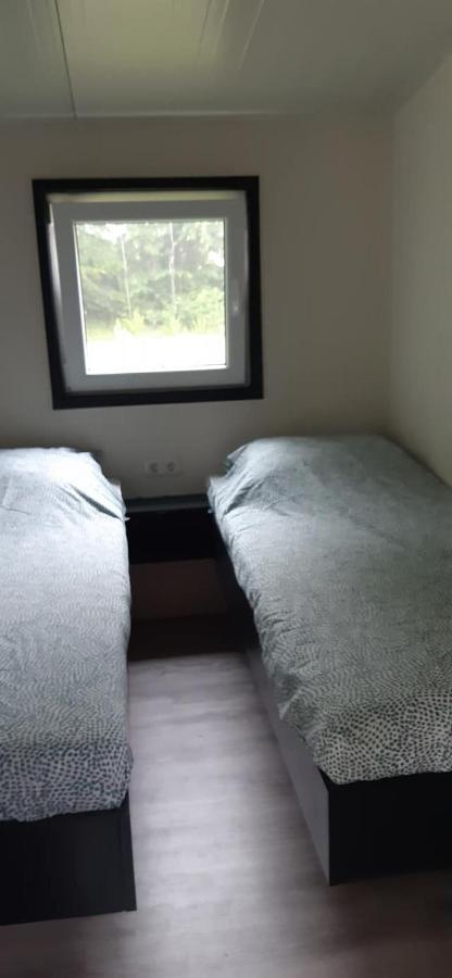 Chalet 2 Landgoedcamping Nienoord In Leek Esterno foto