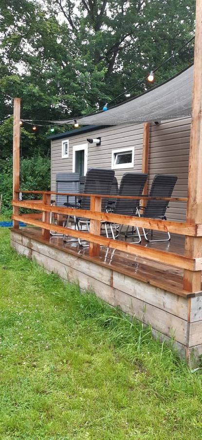 Chalet 2 Landgoedcamping Nienoord In Leek Esterno foto